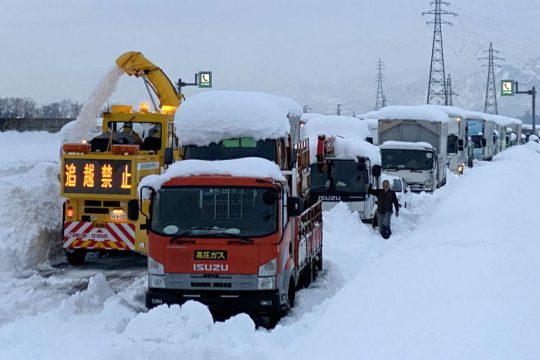 Κολλημένοι στο χιόνι 1.000 οδηγοί στην Ιαπωνία