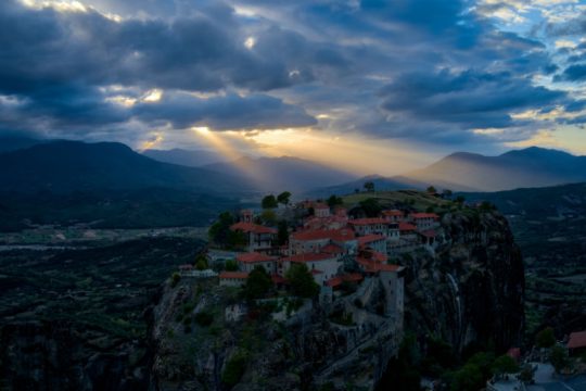 Χαμηλές θερμοκρασίες και νεφώσεις