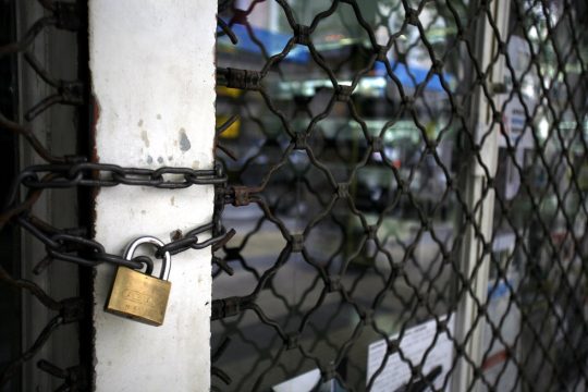 Το άνοιγμα της αγοράς στην Κρήτη ζητούν οι εμπορικοί σύλλογοι του νησιού