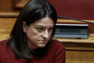 Η Νίκη Κεραμέως λείπει… στο γραφείο για δουλειές!