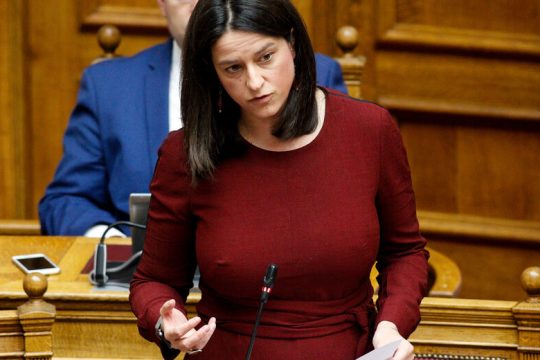 Η Κεραμέως διχάζει τη Ν.Δ.