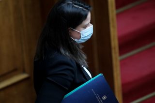 Καταγγελία για την αντικοινοβουλευτική στάση της Ν. Κεραμέως