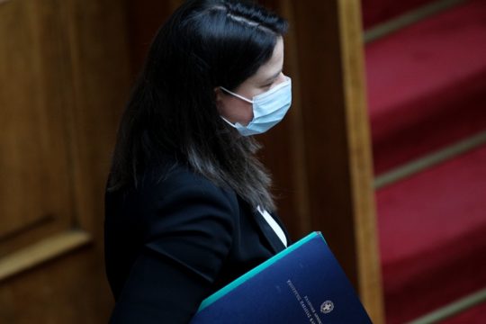 Καταγγελία για την αντικοινοβουλευτική στάση της Ν. Κεραμέως