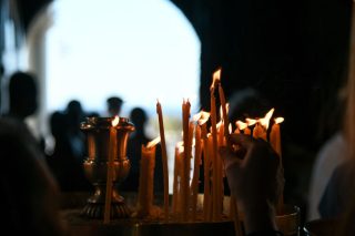 «Ο λόγος της εκκλησίας βάζει πιο πάνω την πίστη από την επιστήμη»