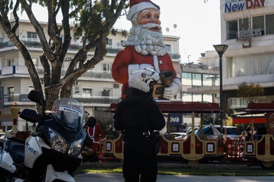 Καλά κορονο-Χριστούγεννα