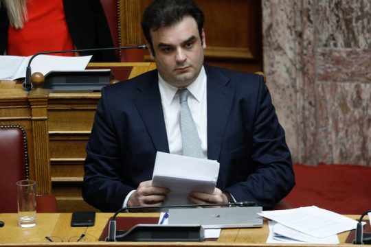 Αντιδράσεις στη Βουλή για την εθελούσια και το μοντέλο ΔΕΗ που προωθούν στα ΕΛΤΑ