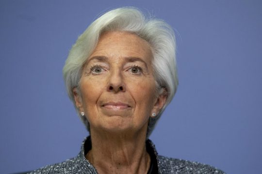 Επέκταση του προγράμματος αγοράς ομολόγων κατά 500 δισ. από την ΕΚΤ