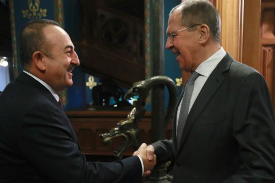 Δεν πτοούν τις ρωσοτουρκικές σχέσεις οι αμερικανικές κυρώσεις