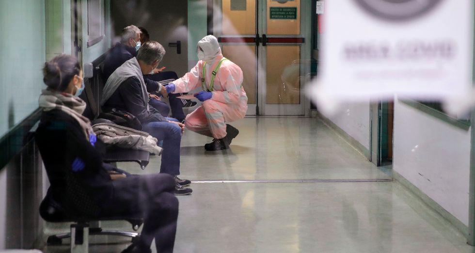 Αποζημίωση 100 εκατ. ζητούν συγγενείς νεκρών από κορονοϊό στην Ιταλία