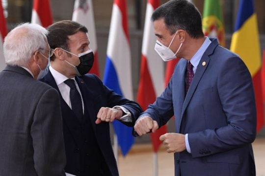 Θετικός στον νέο κορονοϊό ο Μακρόν, σε καραντίνα Σάντσεθ, Κόστα και Μισέλ