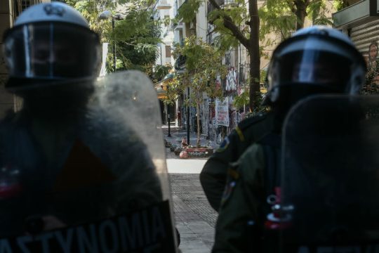 Απρόκλητοι τραμπουκισμοί ΜΑΤ και κατά φωτορεπόρτερ και δημοσιογράφων