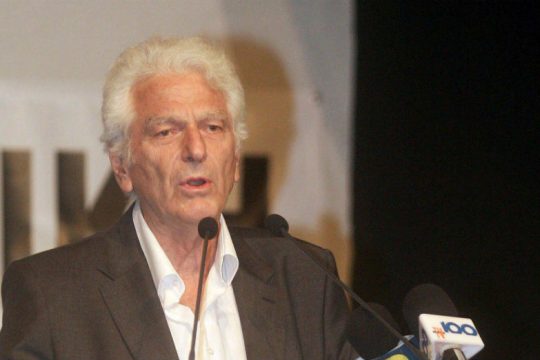 «Δεν θα υποστηρίζαμε πρόγραμμα που χρηματοδοτεί υστερόβουλα η Γερμανία ενώ αρνείται τις αποζημιώσεις»