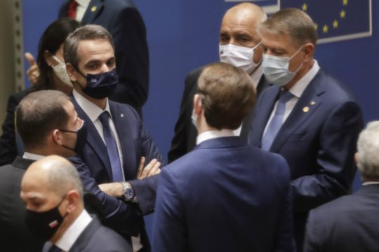 ΣΥΡΙΖΑ: «Πολλά βήματα πίσω» για την Ελλάδα στις Βρυξέλλες