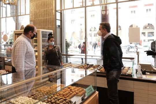 Τσουρέκια, ρόδα και ενσυναίσθηση