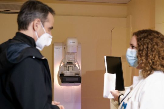 Μοίρασε ευχαριστώ από τα Γιαννιτσά ο Κ. Μητσοτάκης