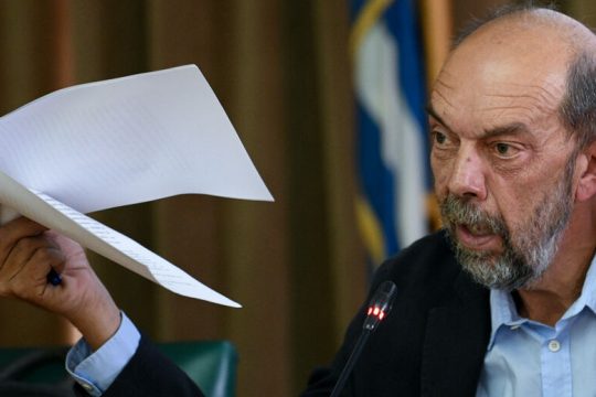 «Ξεπλένει» τη Χ.Α. ο Δήμος Πειραιά