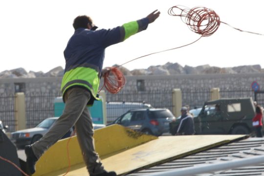 Καταγγέλλουν συνεχείς παραβιάσεις ναυτεργατικών δικαιωμάτων