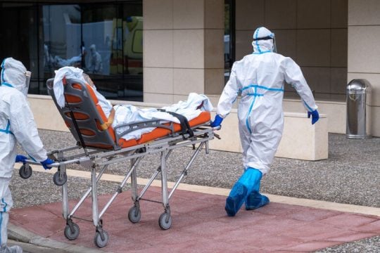Θρίλερ με τις γεννήτριες σε νοσοκομεία της Θεσσαλονίκης