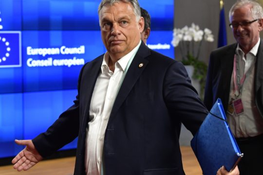 Ο Ορμπαν προειδοποιεί πάλι την Ε.Ε.