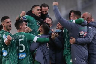 Πράσινη «κόμπρα» με ρεσιτάλ Μπόλονι