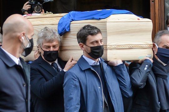 Διέρρηξαν το σπίτι του την ώρα της κηδείας του!