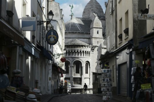Κεντρικό ξενοδοχείο στο Παρίσι, άδειο λόγω πανδημίας, φιλοξενεί αστέγους