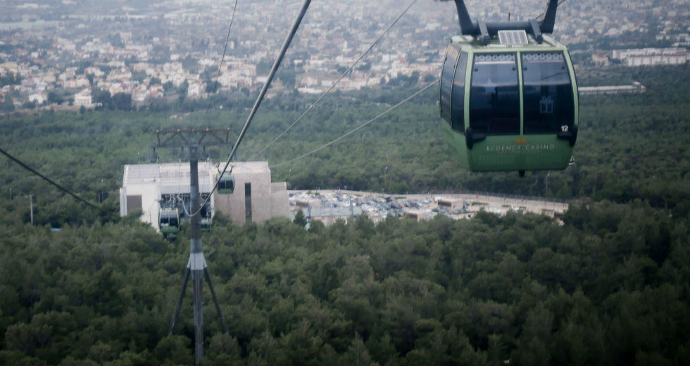 Το σκέφτεστε να έκανε ο Τσίπρας mountain bike και η σύζυγός του μότο-κρος;