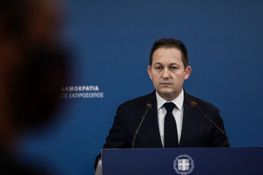 Πιθανά νέα μέτρα στις «κόκκινες» περιοχές μετά από εισήγηση της Επιτροπής