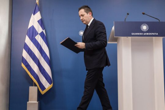 Οι παρεμβάσεις του Μαξίμου στον Τύπο και τους δημοσιογράφους