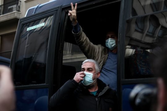 Πυρ ομαδόν για την αστυνομική καταστολή