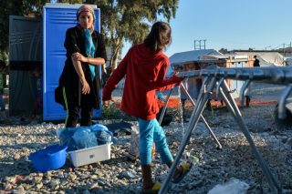 Ακόμη 221 πρόσφυγες στον δρόμο με το τέλος της ΕΣΤΙΑΣ στα νησιά