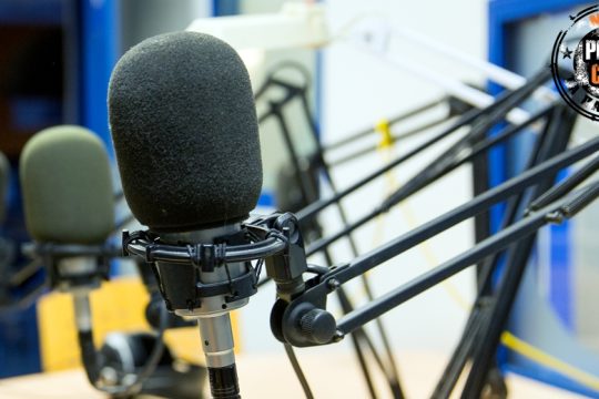 Press Cafe: Ξέρει η Ελληνική Αστυνομία από ραδιόφωνο;