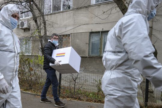 Προβάδισμα Σοσιαλδημοκρατών δείχνει το exit poll στη Ρουμανία