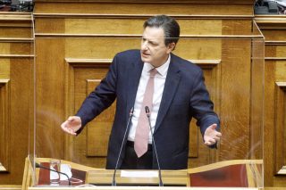 Φρένο στη ρύθμιση οφειλών προς δήμους από τον Θ. Σκυλακάκη