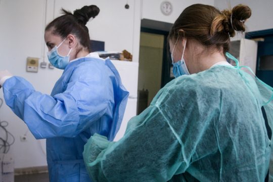 «Απαραίτητα τα post covid ιατρεία, λόγω των μακροπρόθεσμων επιπτώσεων του ιού»