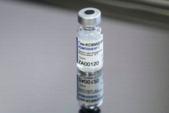 Η Ρωσία ενέκρινε το Sputnik V για χρήση από ανθρώπους άνω των 60 ετών