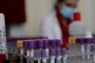 Στο Κιλκίς χάσανε τα τεστ, στη Θεσσαλονίκη τις επιταγμένες κλινικές