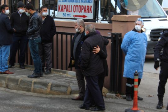 Στους 10 οι νεκροί από πυρκαγιά σε ΜΕΘ Covid-19 στην Τουρκία
