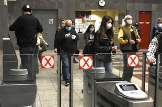 Περικοπές στη δωρεάν μετακίνηση ανέργων