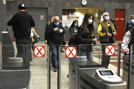 Περικοπές στη δωρεάν μετακίνηση ανέργων