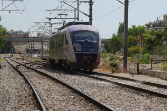 Ταλαιπωρία για τους επιβάτες τρένου που πήγαινε στο Κιάτο