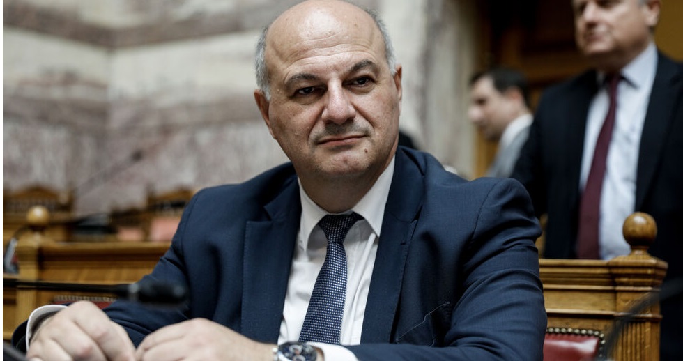 «Πύλες απολύμανσης» από τον τόπο σου, κι ας είναι και… άχρηστες