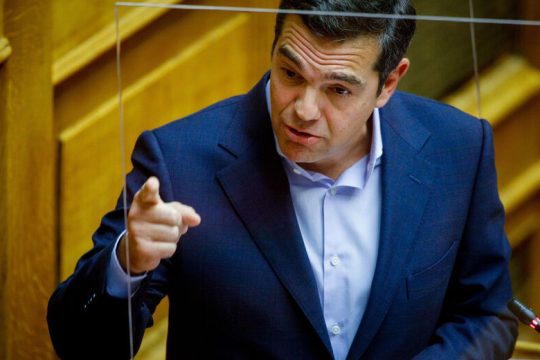 Τσίπρας: Σπάνια για τη δημοκρατική παράδοση της Ευρώπης η νομοθέτηση της κυβέρνησης