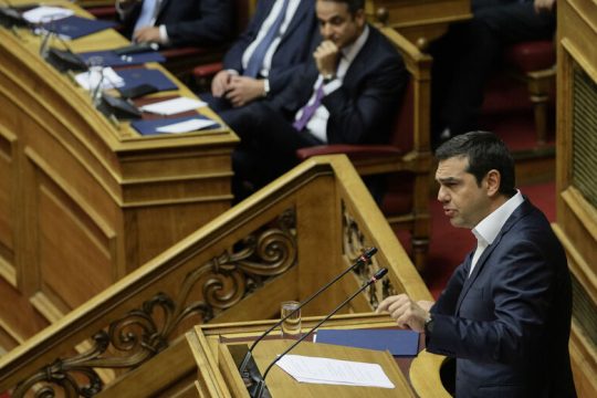 Με στοιχεία και εξώδικα απαντά κατά της «σκανδαλοθηρικής φθήνιας»