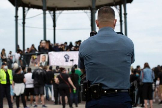 ΗΠΑ: Απόταξη λευκού αστυνομικού – Σκότωσε χωρίς λόγο άοπλο Αφροαμερικανό