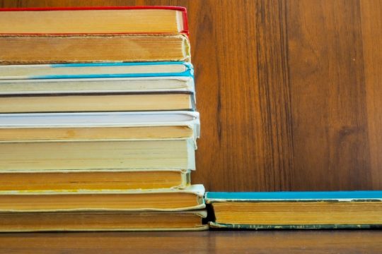 Πανεπιστημιακά συγγράμματα χαμένα στην… ταχυμεταφορά
