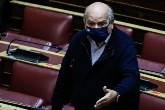 Για αντιεμβολιαστική ρητορική κατήγγειλε τον Κ. Βελόπουλο ο Ν. Βούτσης