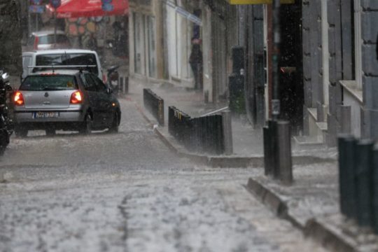 Ακάθεκτη η κακοκαιρία, σαρώνει τα δυτικά με βροχές και καταιγίδες