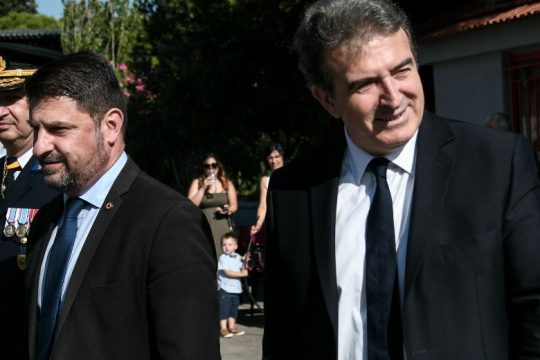 Προς τοπικά «λουκέτα» σε δέκα νομούς