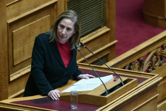 Ξενογιαννακοπούλου: Εμπαιγμός με τις προσωρινές συντάξεις και τα αναδρομικά 